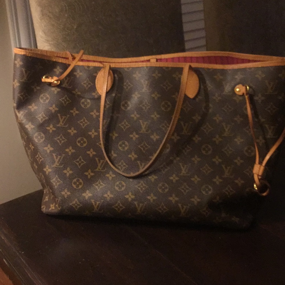 Louis Vuitton never full MM